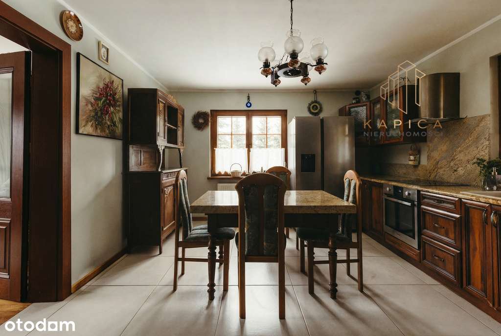 Urokliwy dom w stylu dworkowym 136m² działka 2,4h-6