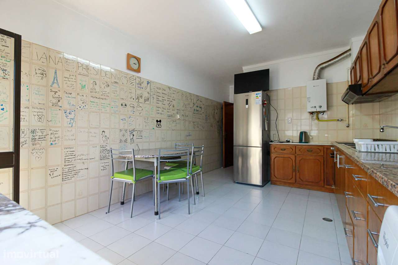 Apartamento T3 com 85,6m² e parqueamento em Coimbra-5