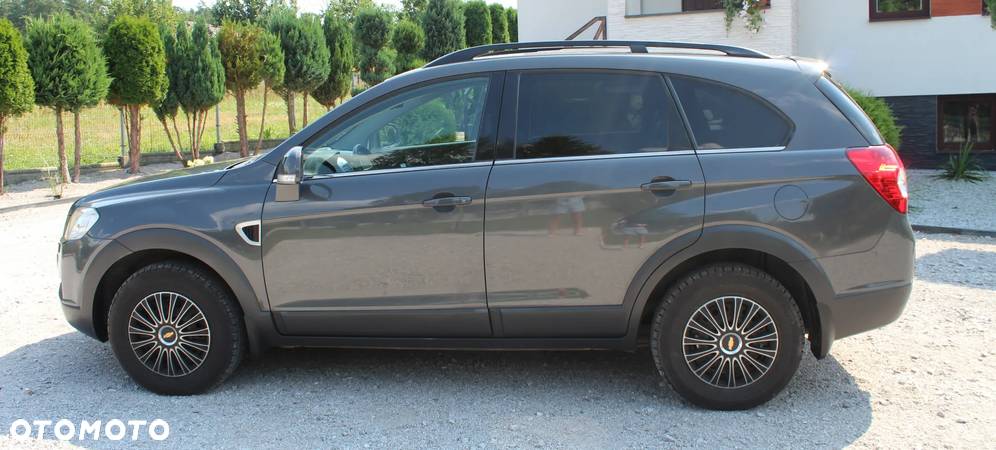 Chevrolet Captiva 2.0 d LT medium - 17