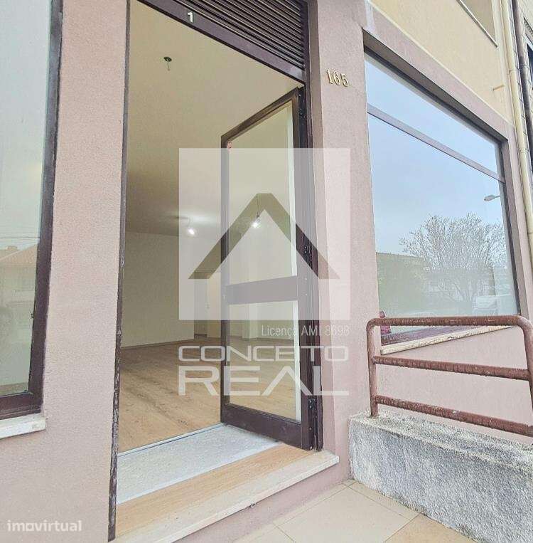 Loja totalmente renovada – Pronta a iniciar atividade – a 400 m da Est - Grande imagem: 2/18