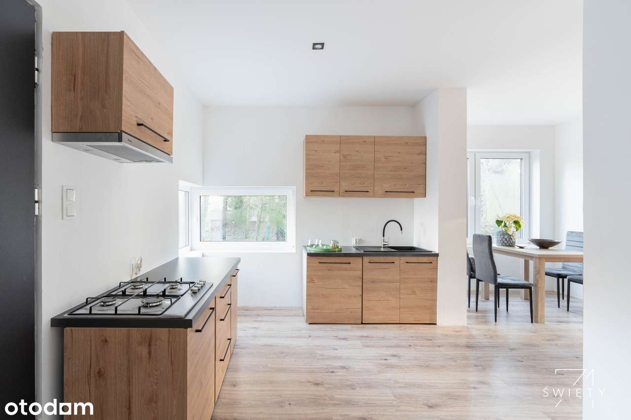 Dom w sercu lasu z widokiem na jezioro-8