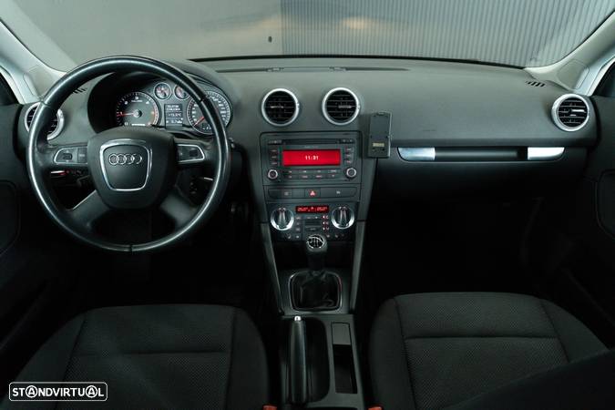 Audi A3 Sportback 1.6 TDI DPF Ambition - 8