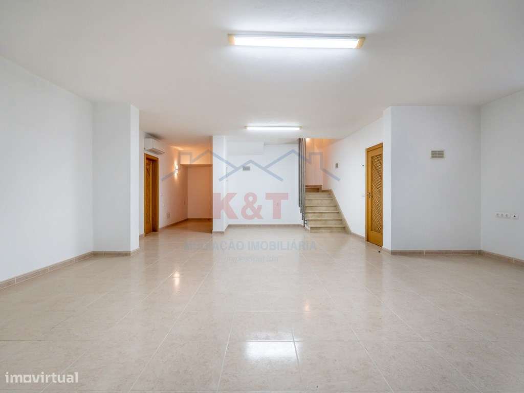 Moradia T5 de Luxo + Apartamento T3 - Lagoa-59