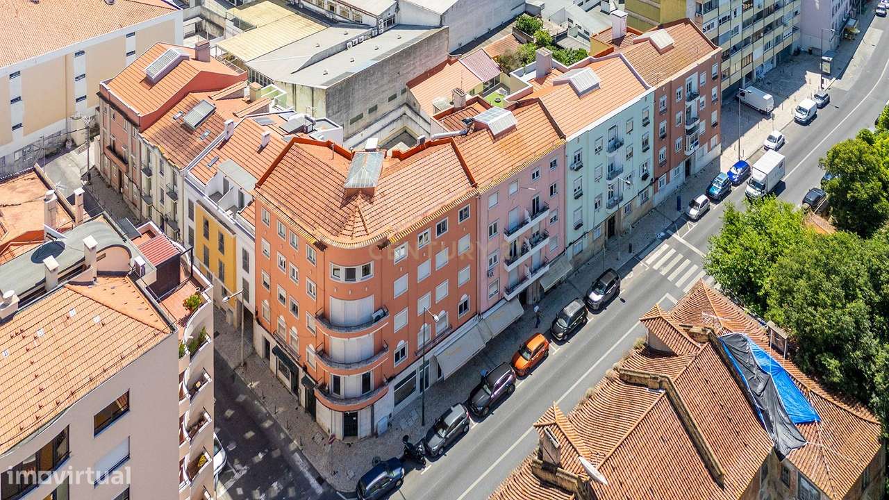 Apartamento T2 na Estrada das Laranjeiras com logradouro-6