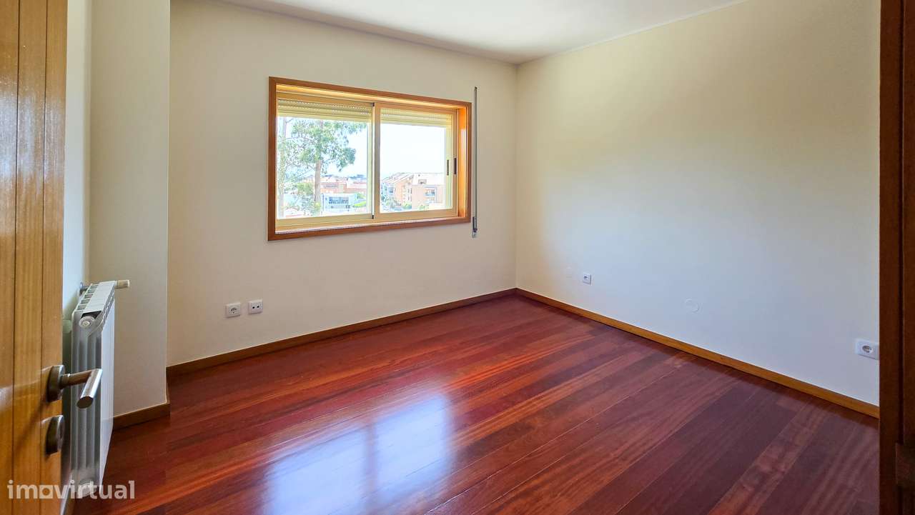 T3 Duplex Remodelado em Cond. Fechado -  São Félix da Marinha / Granja-14