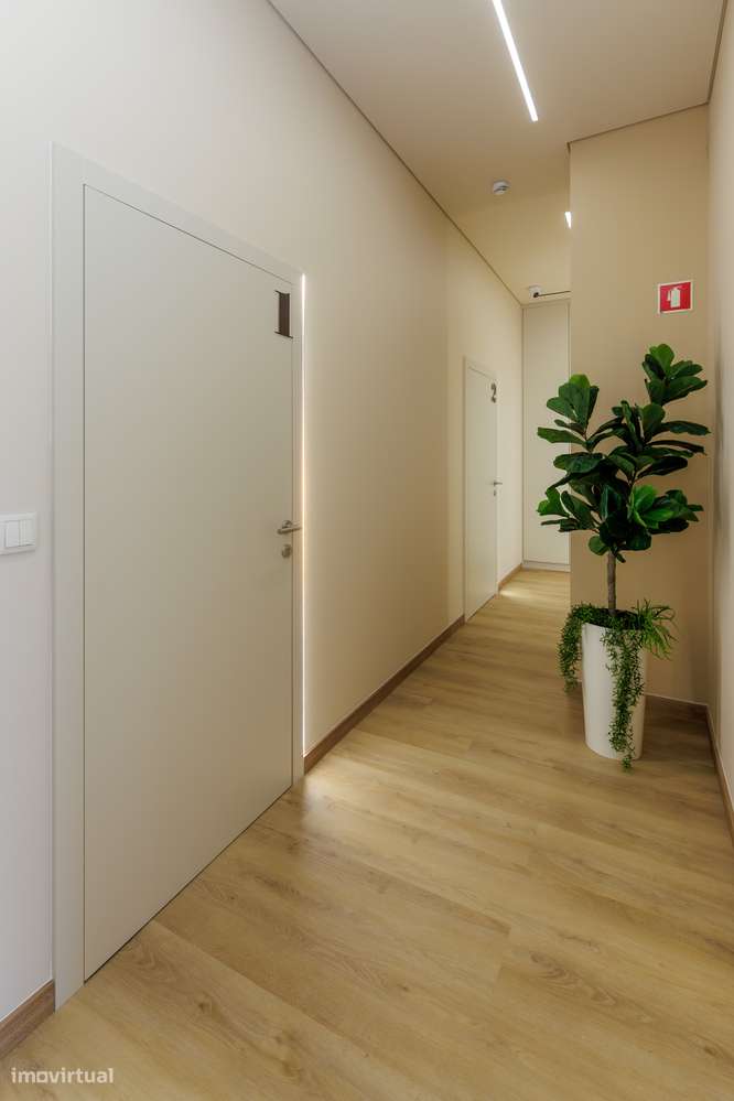 Gabinetes para profissionais de saúde – Clínica equipada em Lousada - Grande imagem: 2/14