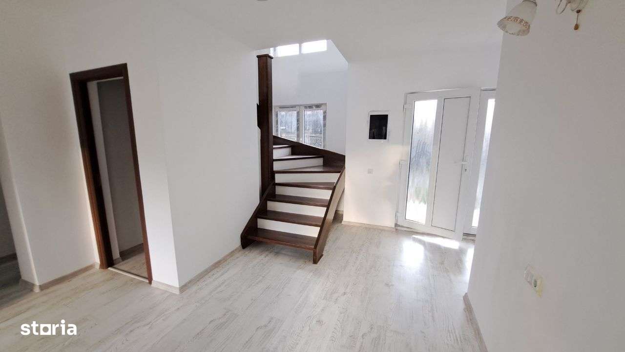 Casa tip duplex, noua, 130 mp, 4 camere, Cisnadie, COMISION 0 - Imagine principală: 3/19