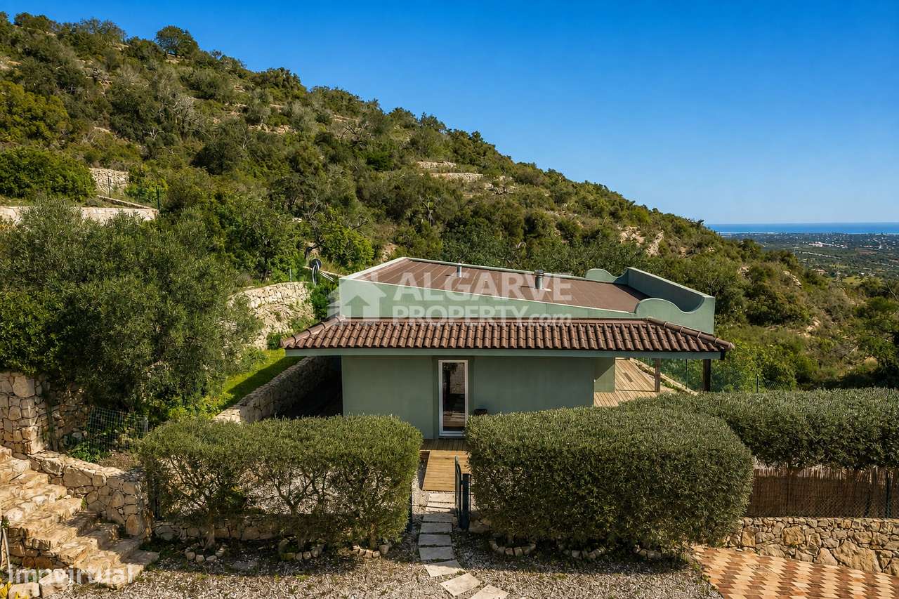 Moradia com Vistas Panorâmicas e Terreno em Estoi-22
