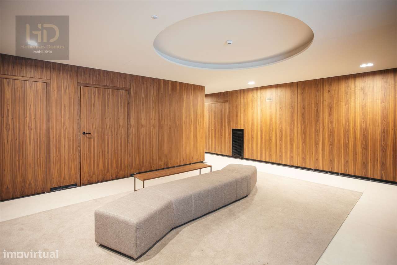 Apartamento T4 com vistas de mar e rio-31