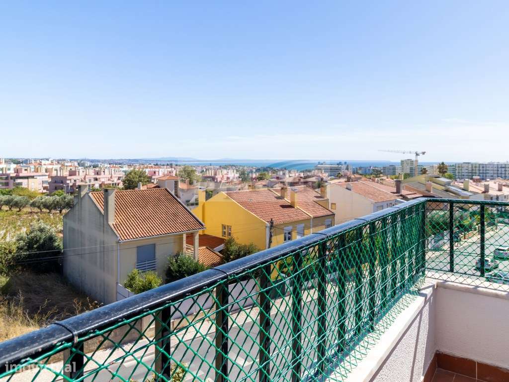 Apartamento T2+1 Duplex com terraço e vista mar-10