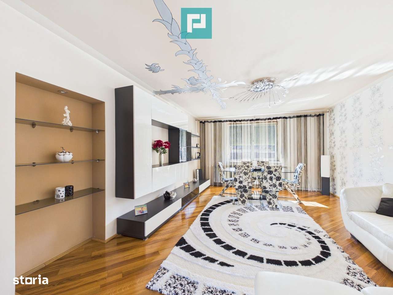 Casa cu potential multiplu in Curtici - Imagine principală: 5/20