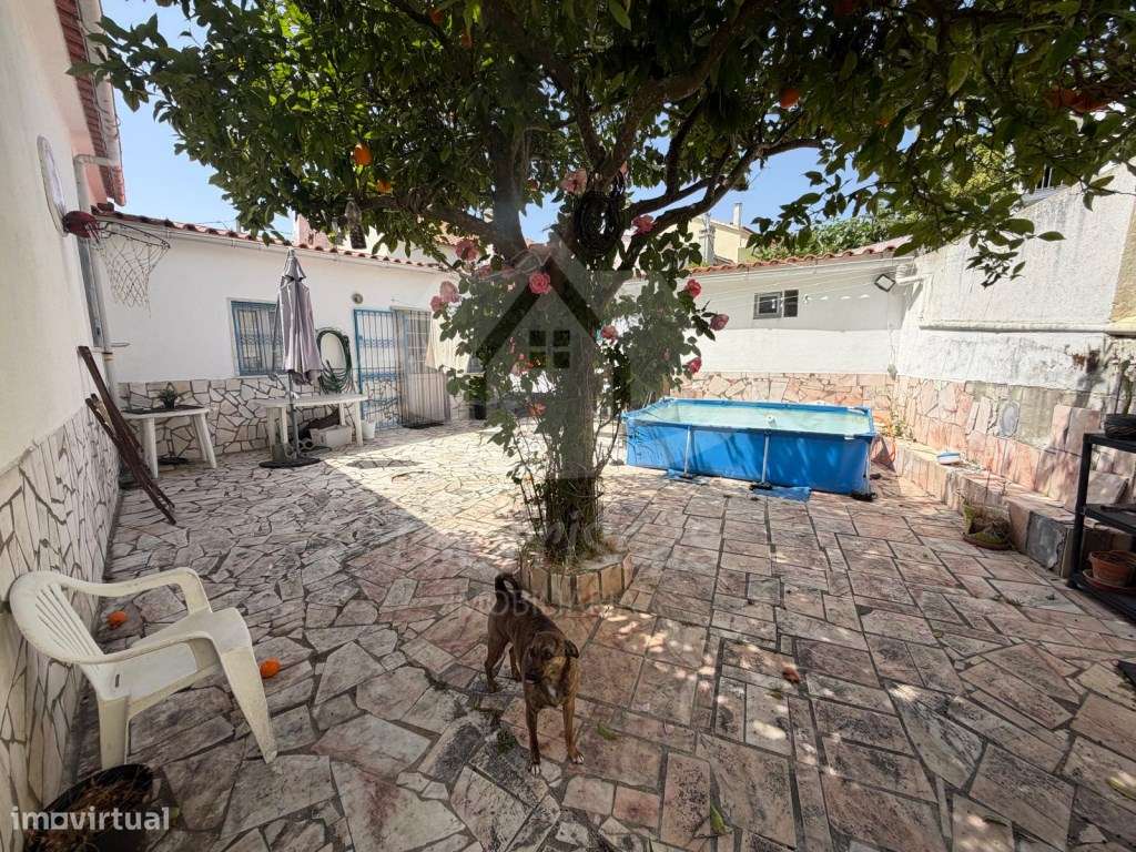 MORADIA T3 COM ENORME POTENCIAL | BAIRRO DA FRATERNIDADE-5