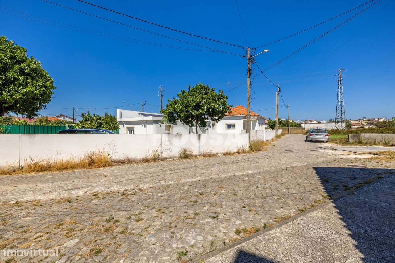 Moradia T4 térrea totalmente renovada na Gândara dos Olivais-39