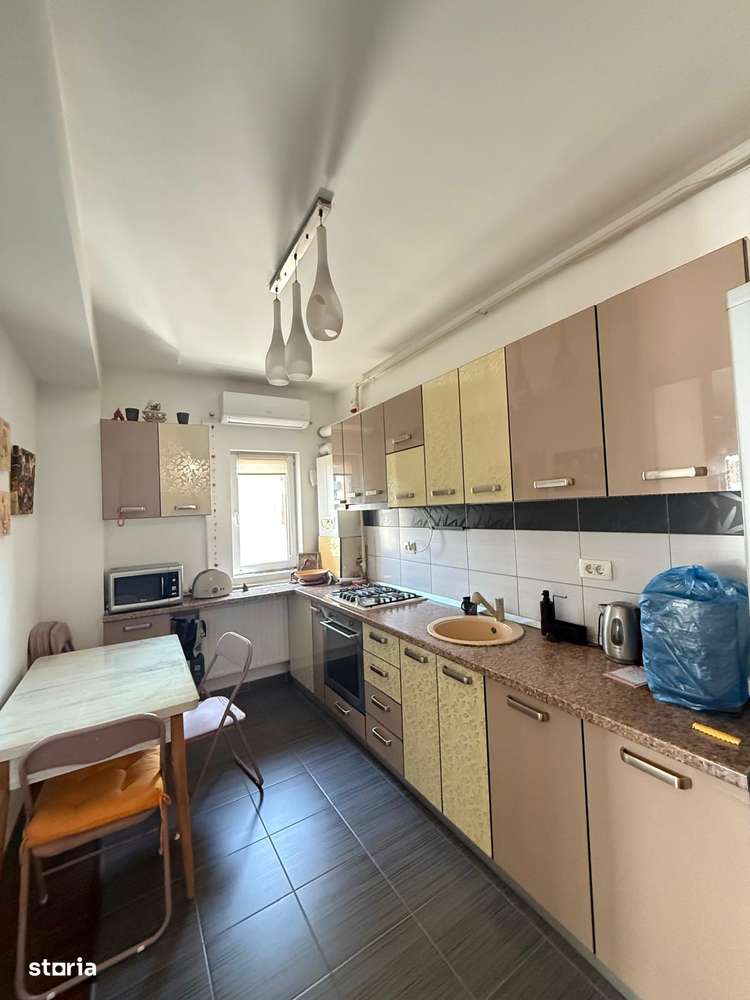 Apartament de vânzare –Spatios 62mp-Pret 83500 €-12