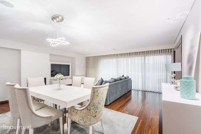 Exclusiva Moradia Individual Moderna e Luxuosa-9