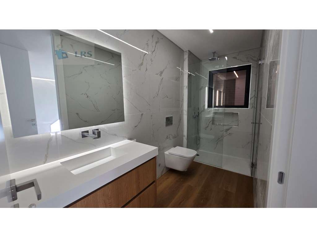 Murches, lindos acabamentos, moradia isolada com 3 suites e 1 quatr...-29