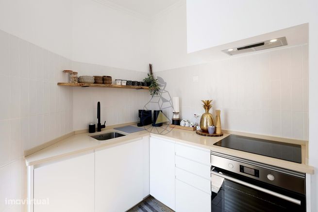 Apartamento T4 Completamente Renovado em Portimão-16