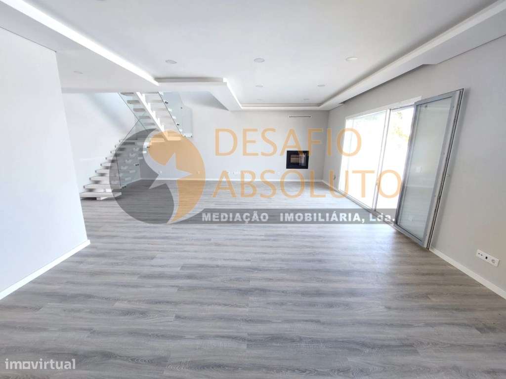 Moradia Isolada T4 C/ Piscina e Garagem - Brejos de Azeitão - Grande imagem: 4/33