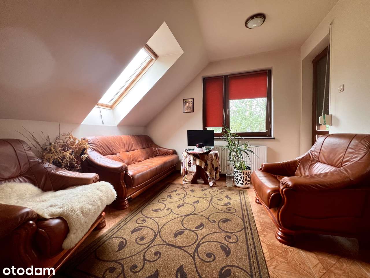 Spała-dom z własnym stawem położony w otoczeniu zieleni i ciszy. Bez %-13