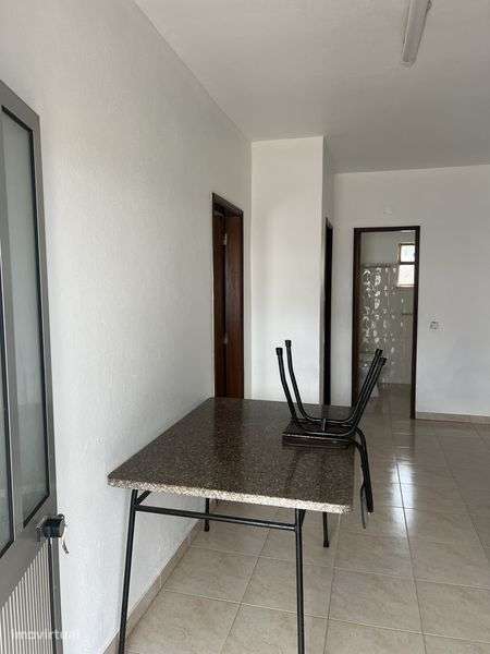 Moradia T2 turquel - Grande imagem: 4/5