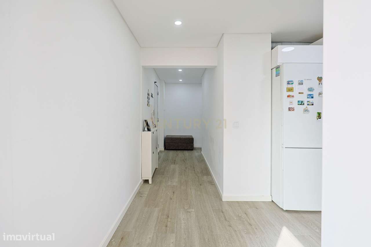 Apartamento T2 Renovado em Corroios, Seixal-7