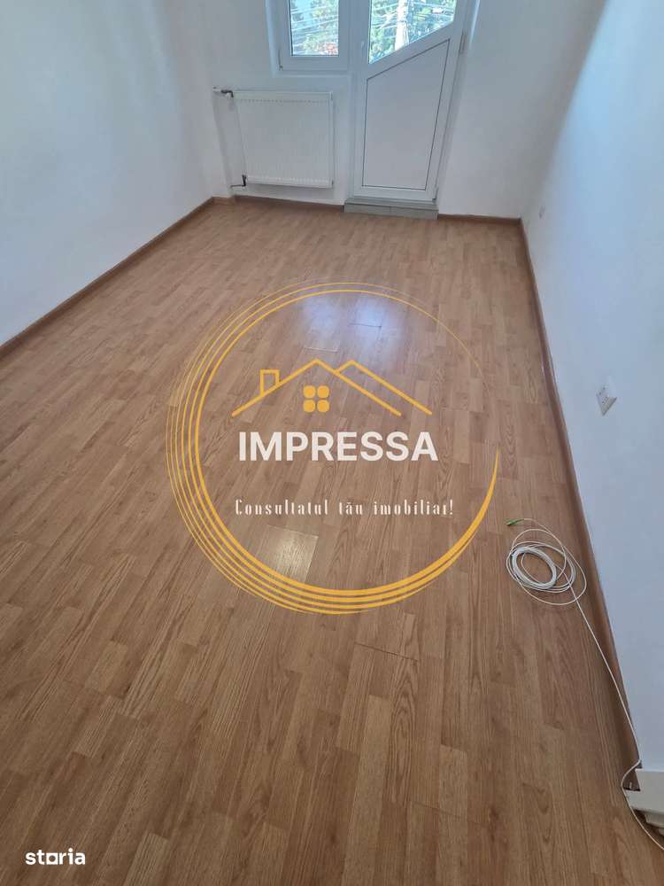 Se inchiriază apartament 2 camere bloc vechi centru Burdujeni  250e - Imagine principală: 3/18