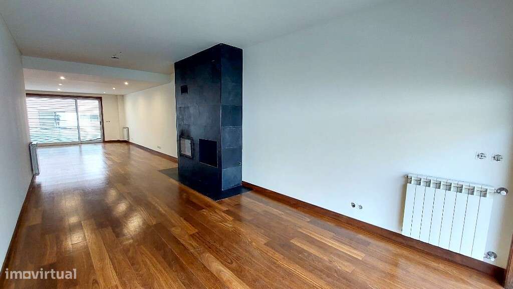 Moradia V4+1 em Banda com Piscina - Dume, Braga-6