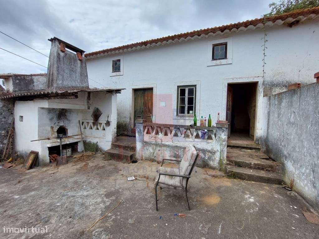 Casa Antiga para Restauro, Salir de Matos-23