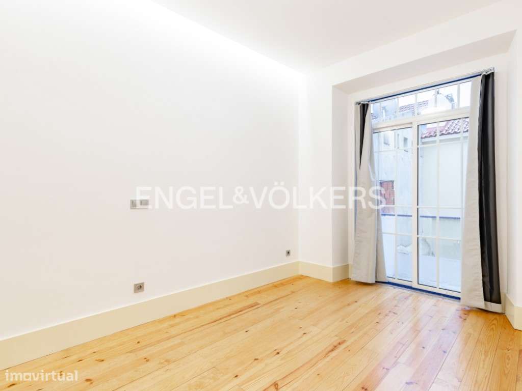 T2 renovado com terraço junto da Avenida da Liberdade - Grande imagem: 2/26