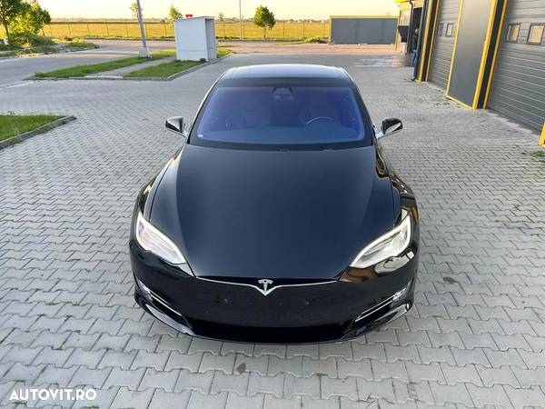 Tesla Model S - 2