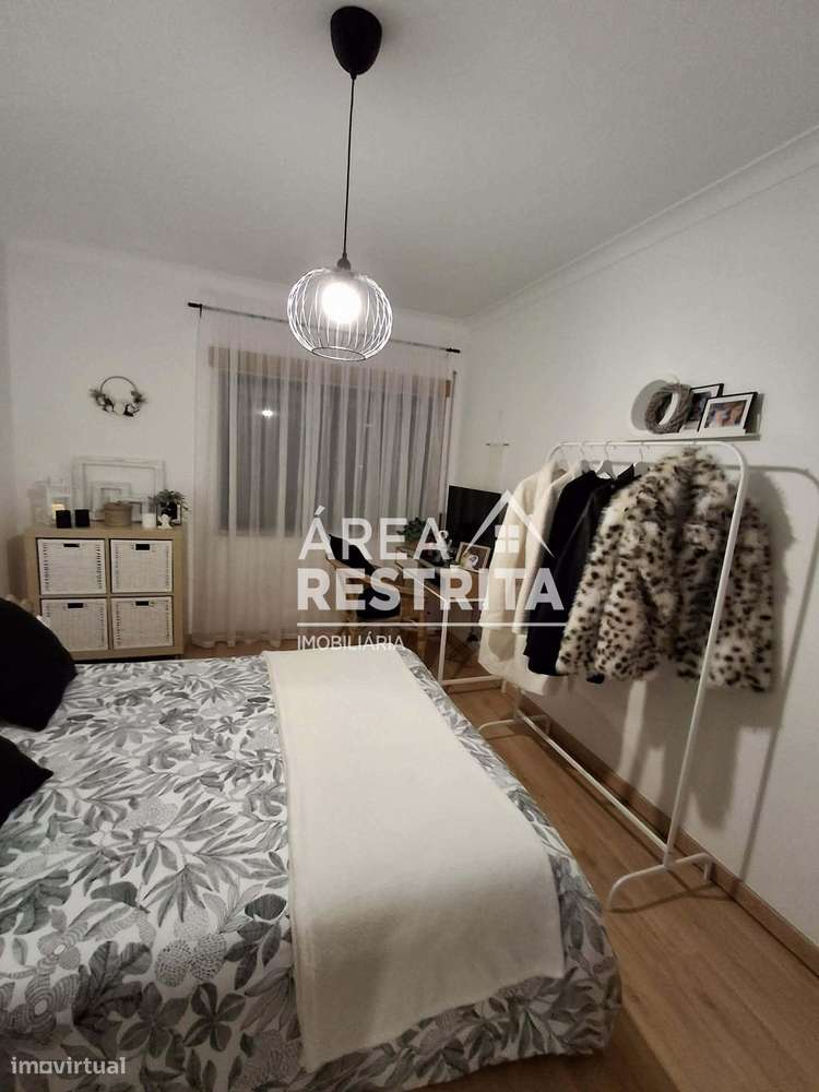 Apartamento T2 com elevador e parqueamento nos Fidalguinhos-5