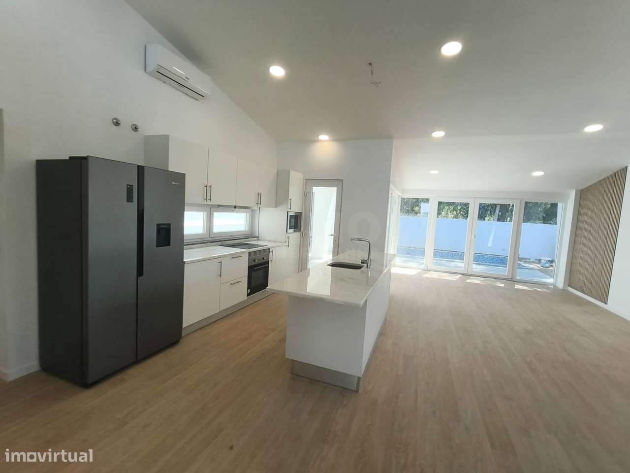 Moradia V3 c/ Piscina - Sobreda - Almada-9
