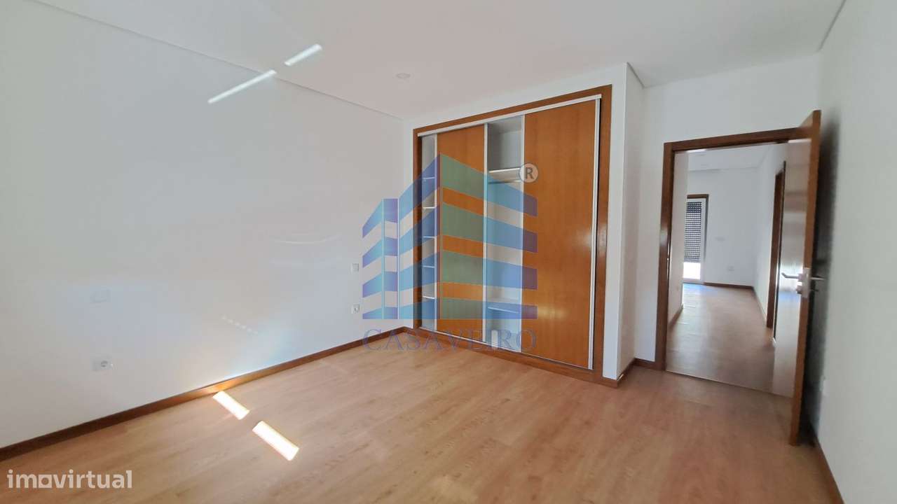 Moradia T3 Geminada  com garagem-14