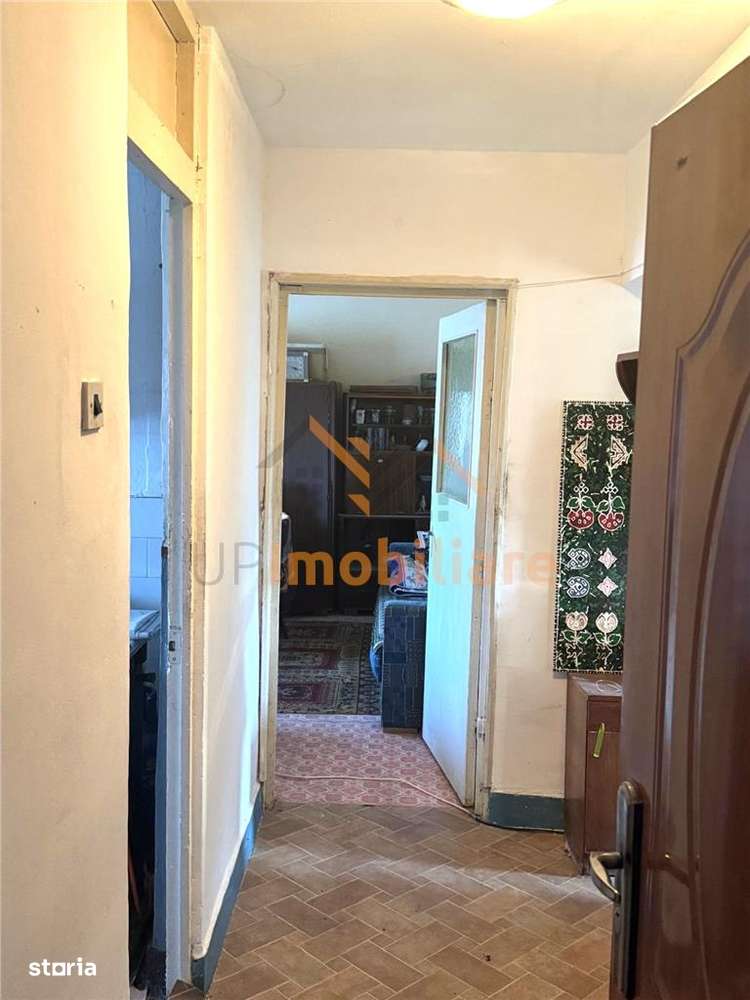 APARTAMENT CU 4 CAMERE,VOIVOZI - Imagine principală: 3/8