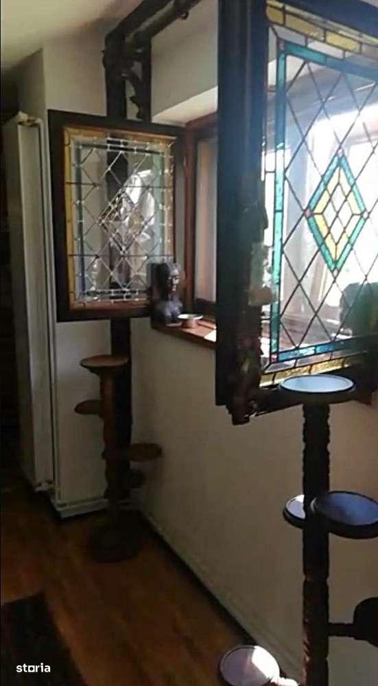 Vanzare casa renovata 2 camere curte intrare separata foisor Cotroceni-11