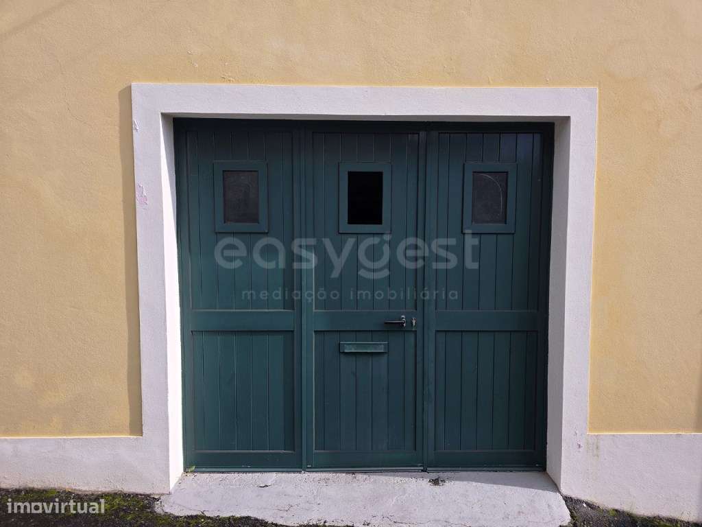 Moradia T3 nas Lajes do Pico com garagem e terraço com vista mar - Grande imagem: 4/21