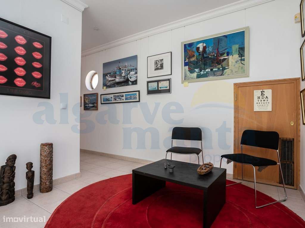 Moradia T5 com Jardim e Piscina + Lote Urbano para construção - Cas...-23