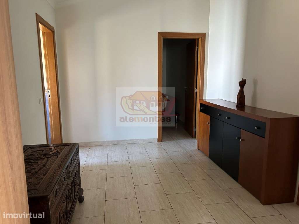 Excelente moradia com quintal em Grândola-20