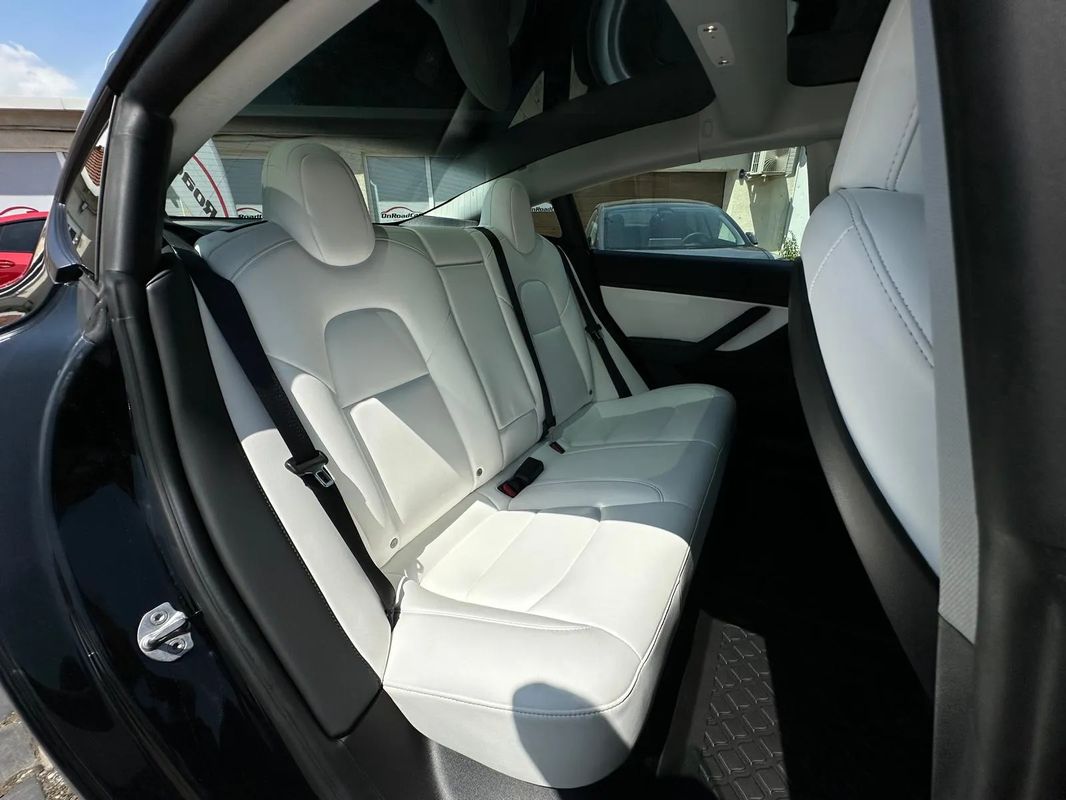 Tesla Model 3 Standard Reichweite Plus Hinterradantrieb - 19