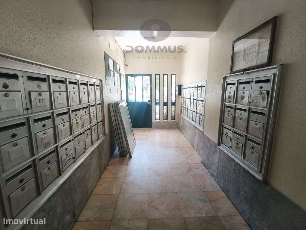 Apartamento T1 na Amadora Totalmente Remodelado-14
