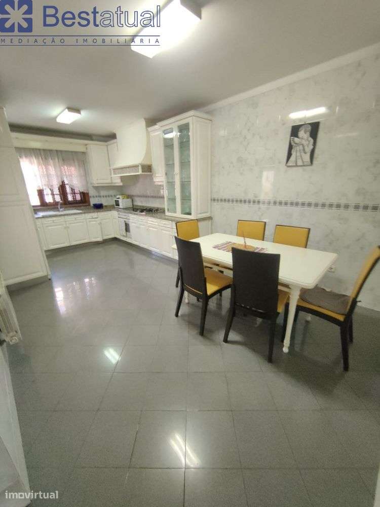 Moradia T4  C/Sótão + 1 Habitação T 3 - J/MC Donalds-20