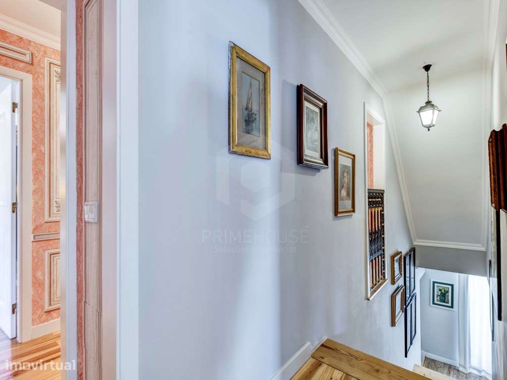 Moradia T4+1 no Centro da Vila Nogueira de Azeitão-19