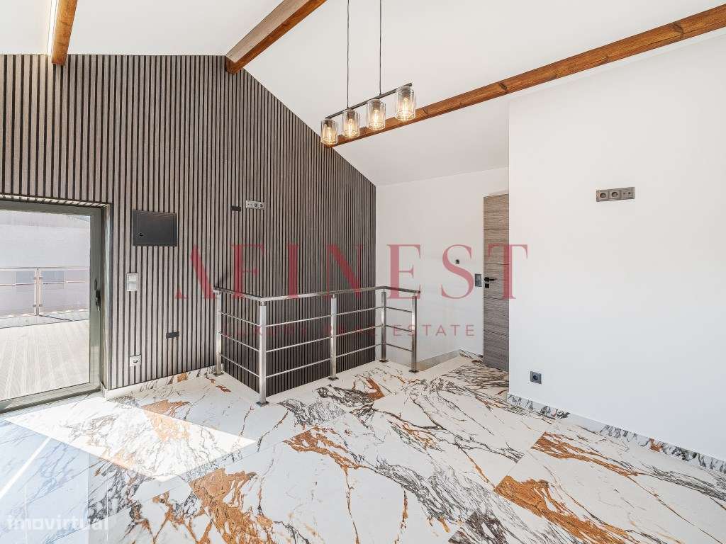 MORADIA COM POTENCIAL T5 NA RANA | IDEAL INVESTIMENTO OU HABITAÇÃO - Grande imagem: 5/50