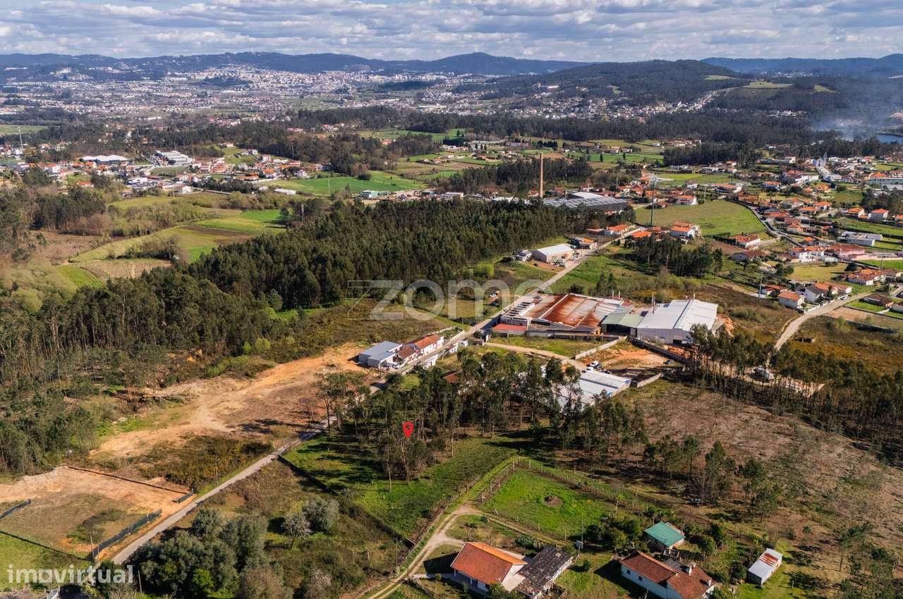 Terreno com 4380m2 a 10 minutos do centro de Braga - Grande imagem: 4/8