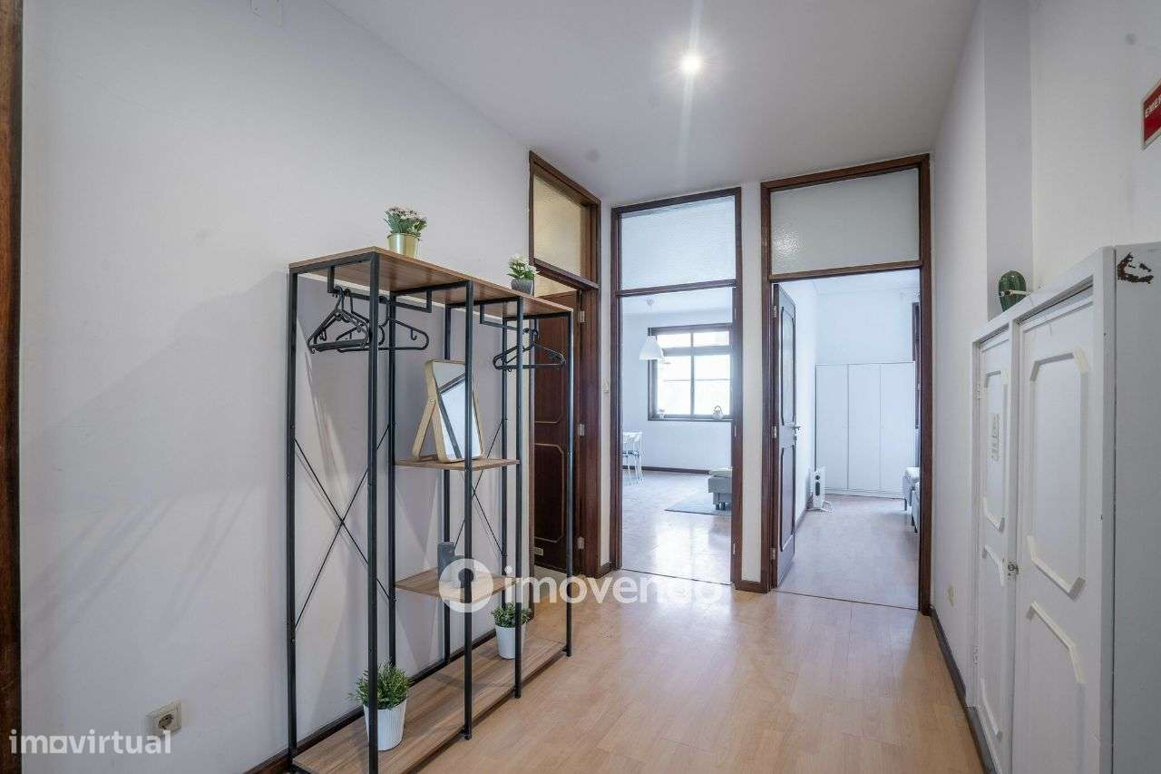 Apartamento T3, com duas varandas, em Paranhos, no centro do Porto - Grande imagem: 3/38