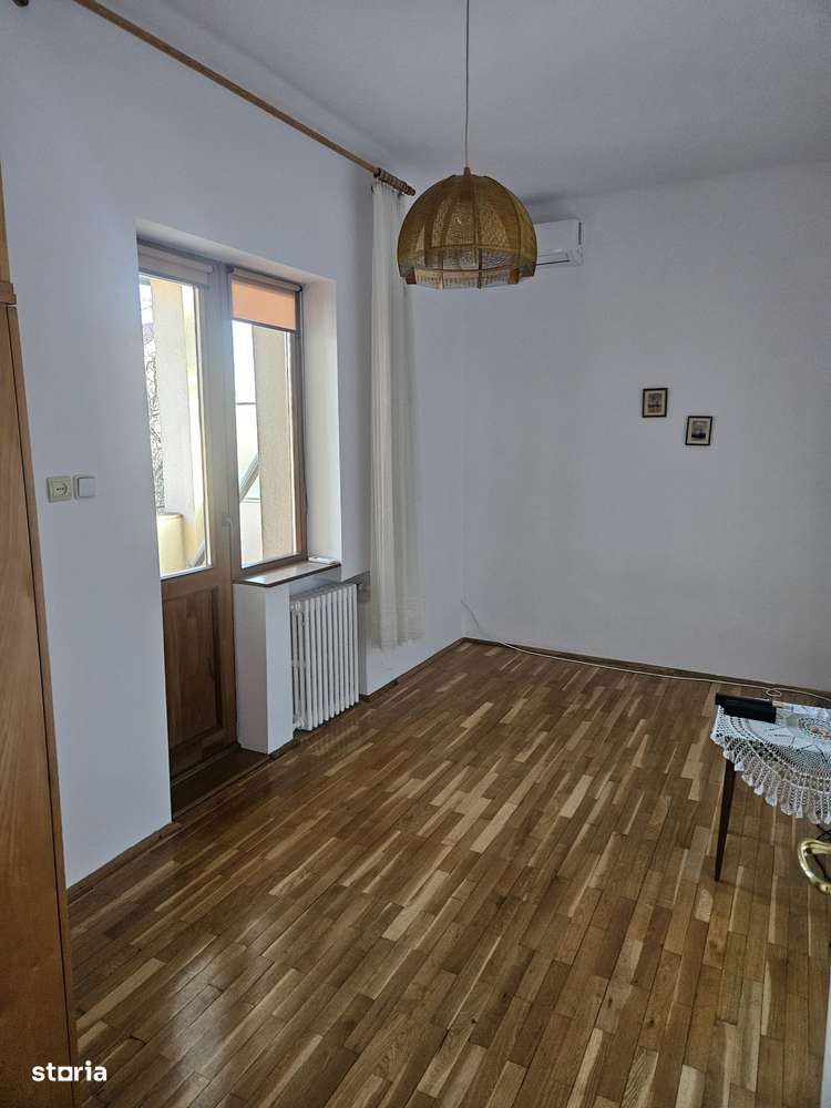 Casă 5 camere, teren 352mp, Andrei Mureșanu-4