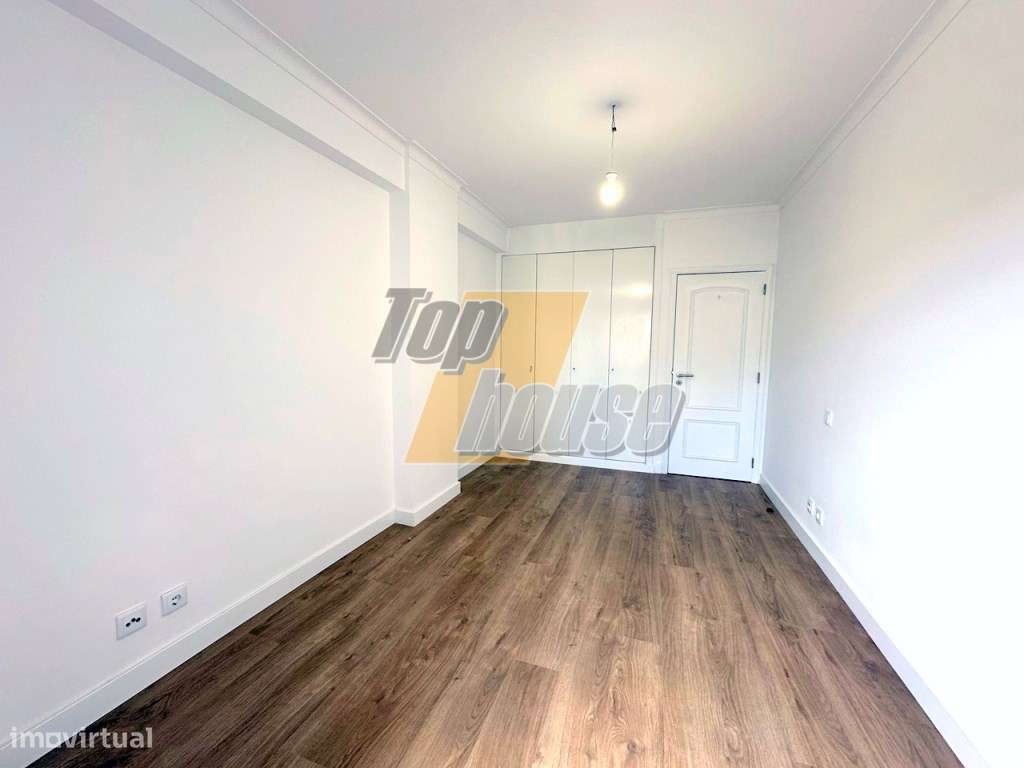 Apartamento T3 Estrada da Luz com parqueamento e arrecadação-21