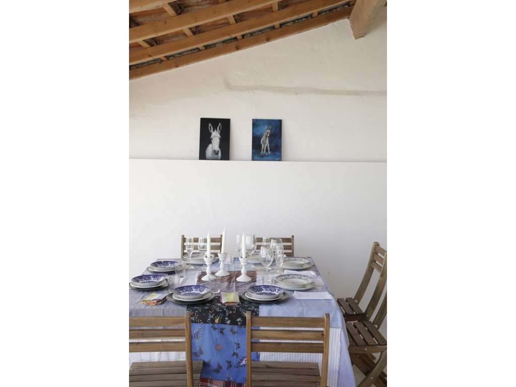 Guest House em Grândola (excelente oportunidade)-16