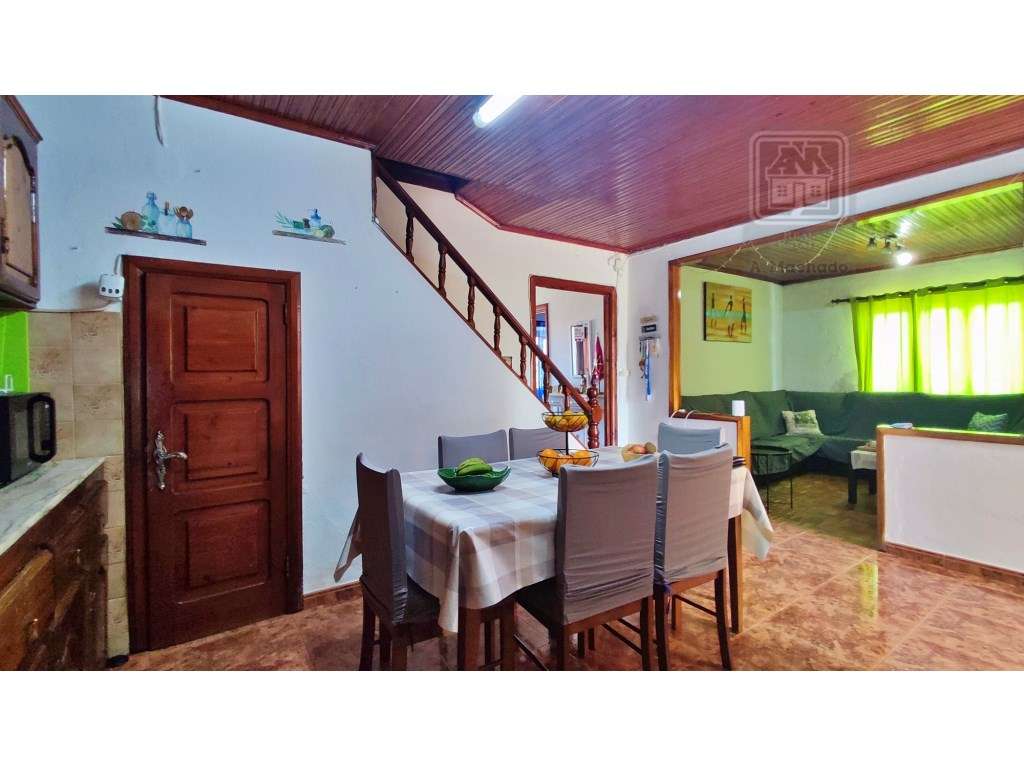 VENDA de CASA - MORADIA com Jardim, Entrada Lateral e Quintal - Fen...-18