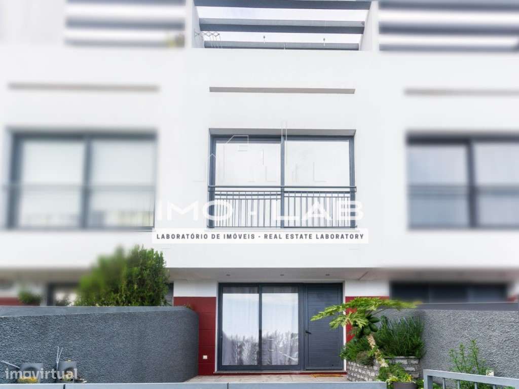 Moradia T2+1 - Câmara de Lobos - Vista Mar e Vista Montanha - Grande imagem: 5/34